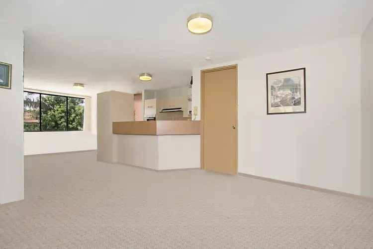 7 'Sandbury Court' 13 Federation Avenue, Broadbeach QLD 4218