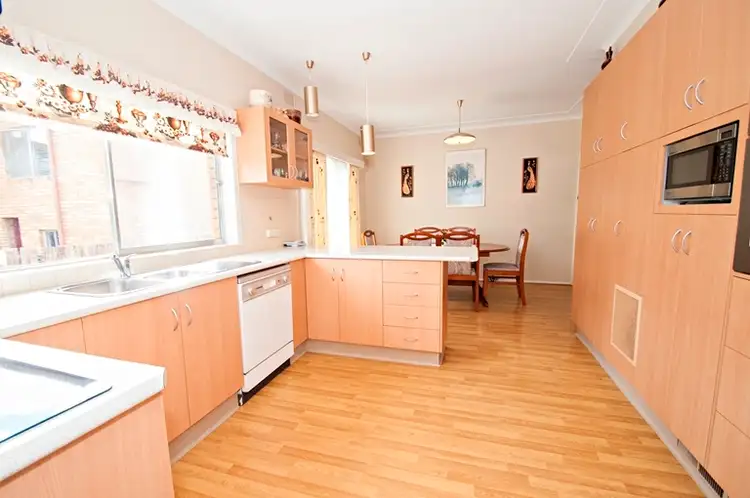 Fifth view of Homely house listing, 4 McKenzie Place, Griffith NSW 2680