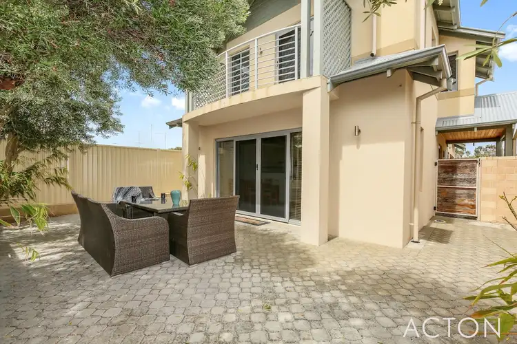 4/4 Stewart Street, Mandurah WA 6210