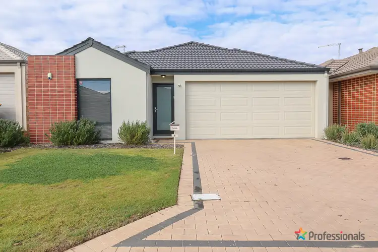 Second view of Homely house listing, 6 Borale Retreat, Darch WA 6065
