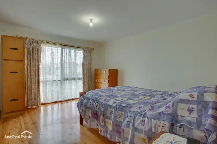 Sixth view of Homely house listing, 4 Foulds Court, Berwick VIC 3806
