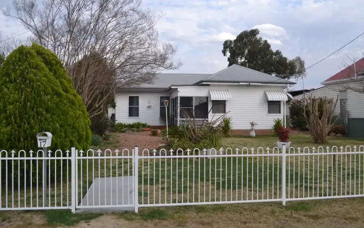 17 Chester Street, Inverell NSW 2360