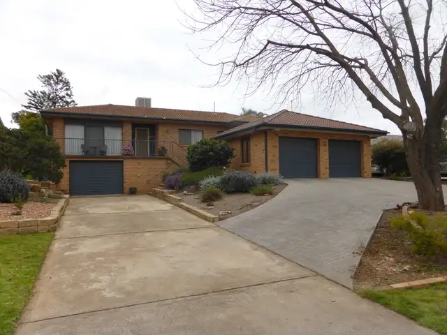 18 Lorking Street, Parkes NSW 2870