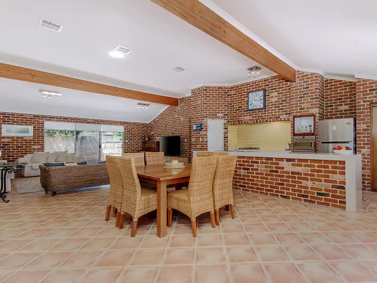 Sixth view of Homely house listing, 2 Dunkirk Court, Port Kennedy WA 6172