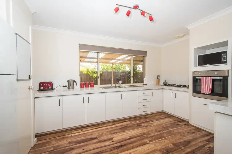 8B Earl Court, Merriwa WA 6030