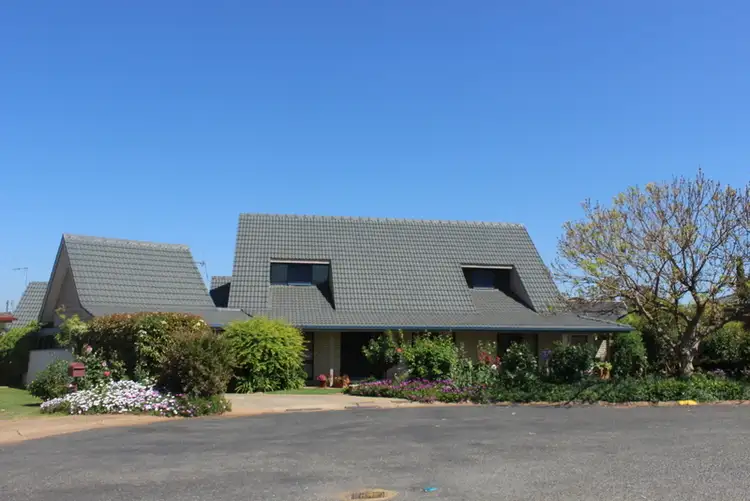 Second view of Homely house listing, 7 Wellingham Place, Temora NSW 2666