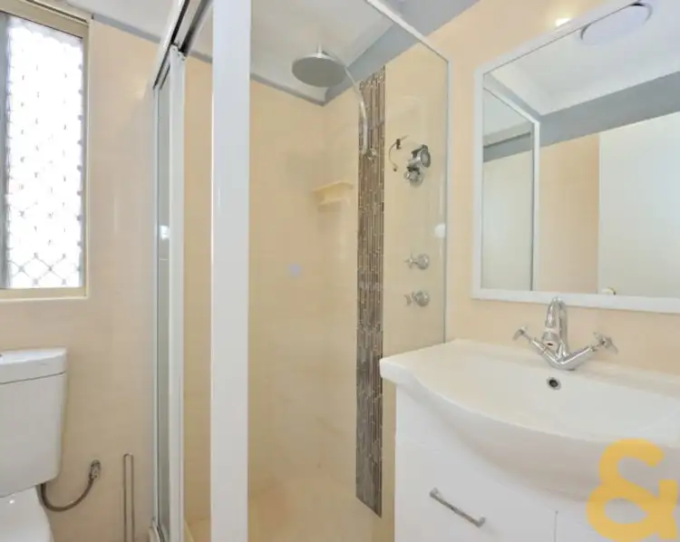 Seventh view of Homely house listing, 2 Vermilion Glade, Warnbro WA 6169