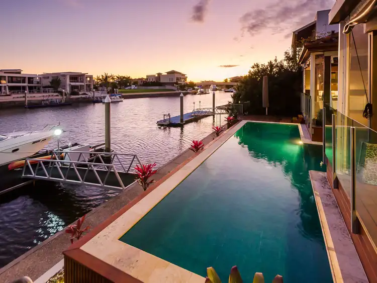 76 Royal Albert Crescent, Sovereign Islands QLD 4216