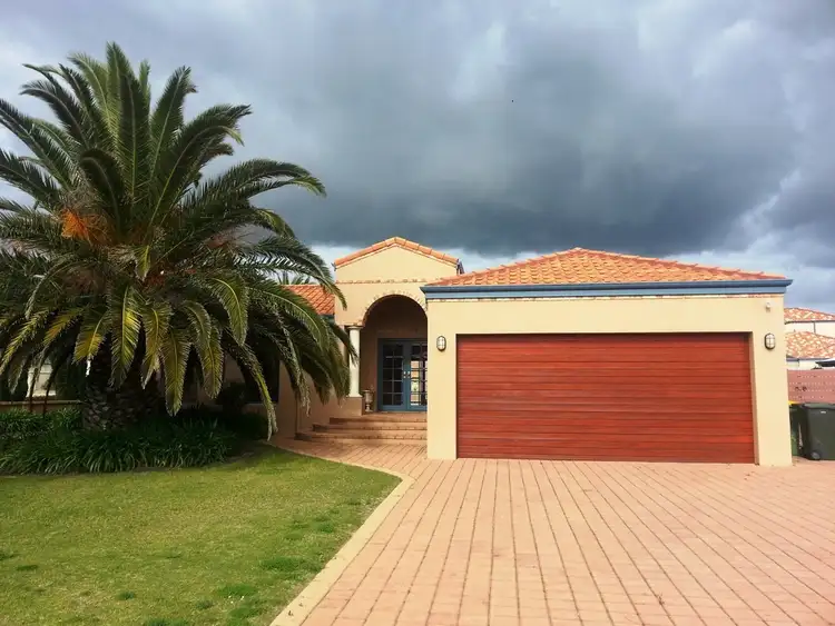 1 Troon Court, Pelican Point WA 6230