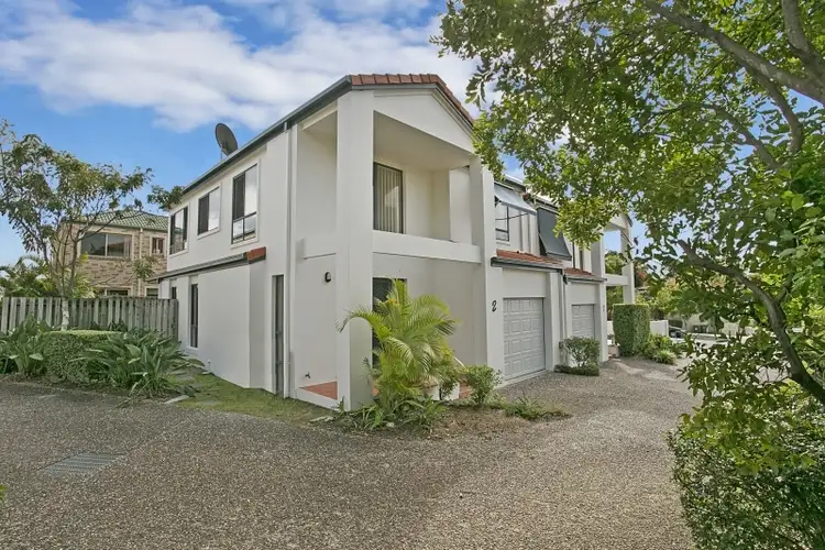 2/122 'Monterey Sands' Pohlman Street, Southport QLD 4215