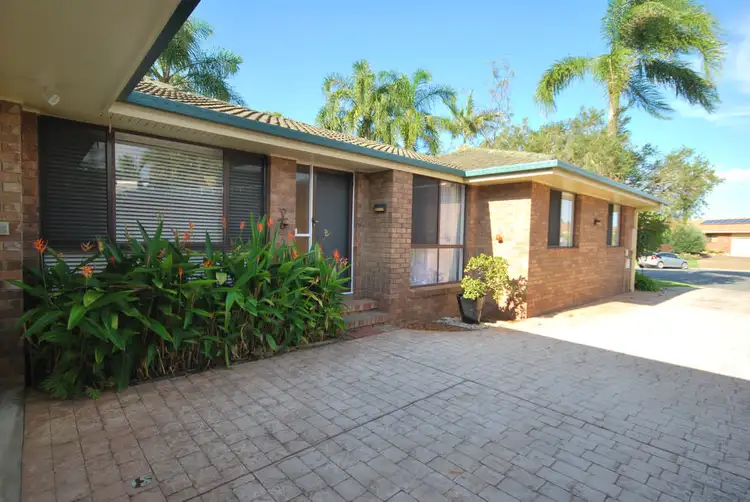 6 Swan Place