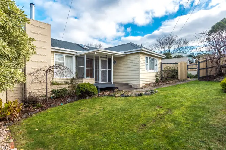 8 Amaroo Road, Austins Ferry TAS 7011