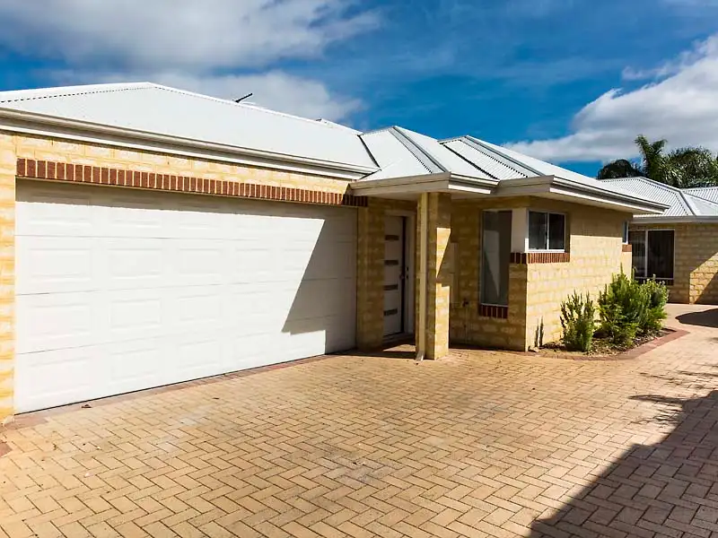 Main view of Homely villa listing, 2/11 Findon Crescent, Westminster WA 6061