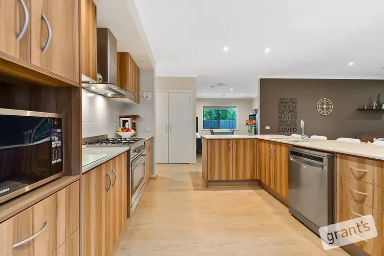 Seventh view of Homely house listing, 2 Flack Way, Cranbourne North VIC 3977