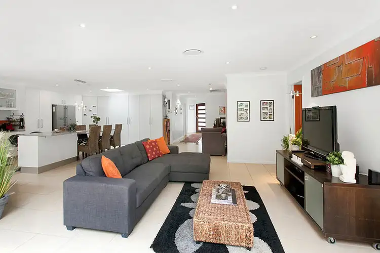 14 Dorset Road, Heathcote NSW 2233