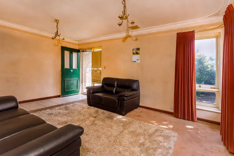 Seventh view of Homely house listing, 20 Waratah Dr, Camillo WA 6111