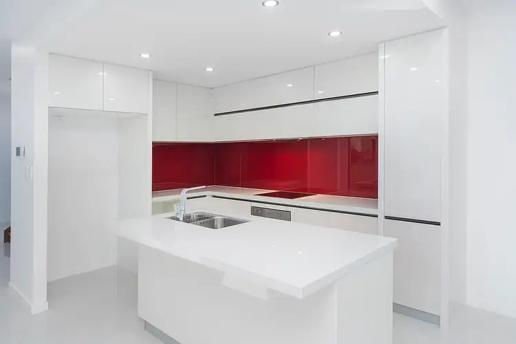 Sixth view of Homely semi-detached listing, 2/26 Milton Avenue, Paradise Point QLD 4216