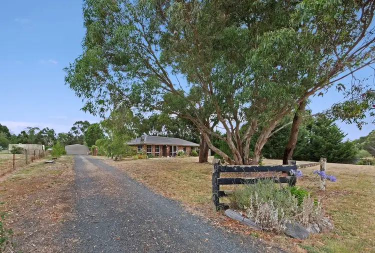 14 Robertson Drive, Newham VIC 3442