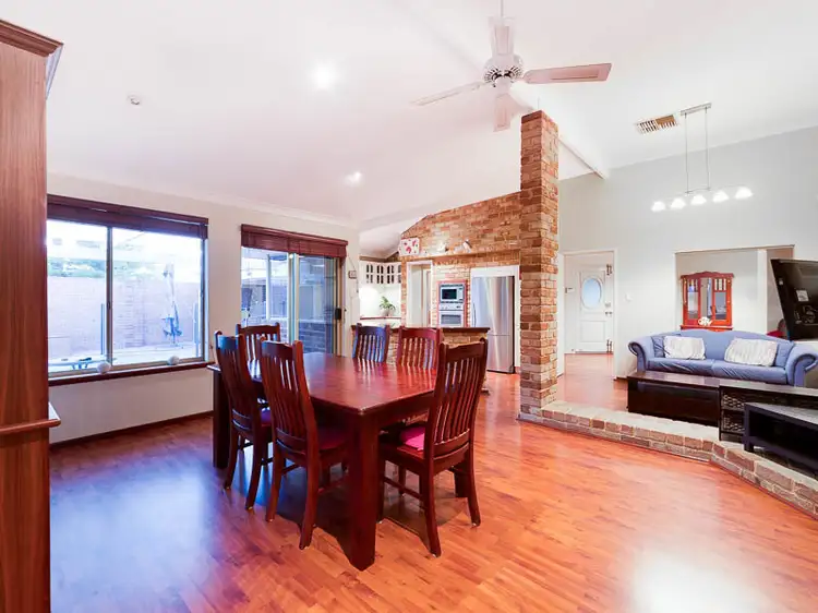 Fourth view of Homely house listing, 2 Ridley Court, Leeming WA 6149