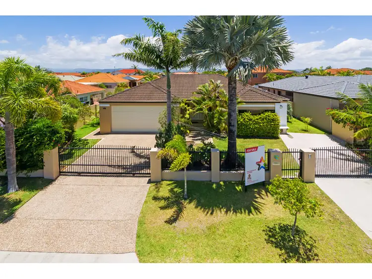 45 Edinburgh Road, Benowa Waters QLD 4217