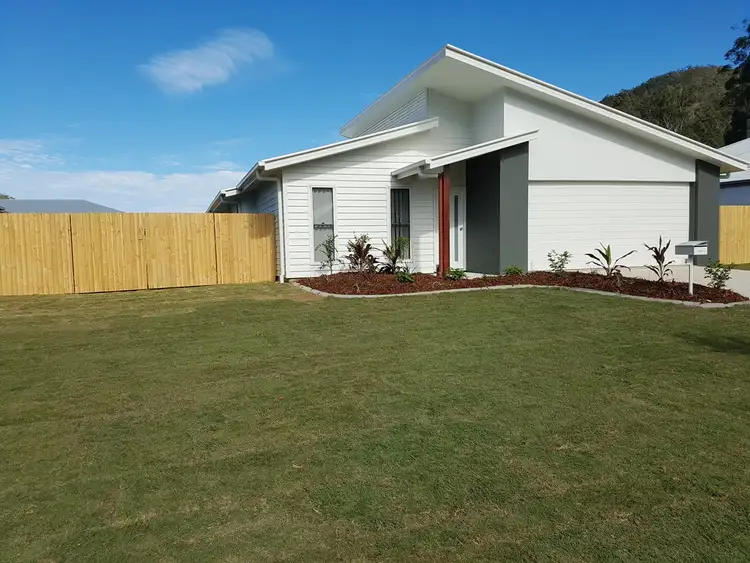 4 Palmerston Crescent, Beerwah QLD 4519