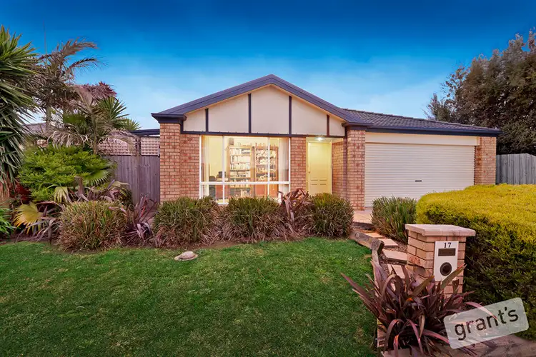 17 Kinsale View, Berwick VIC 3806
