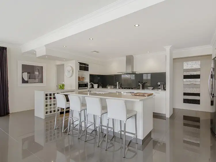 16 Holloways Ridge, Secret Harbour WA 6173
