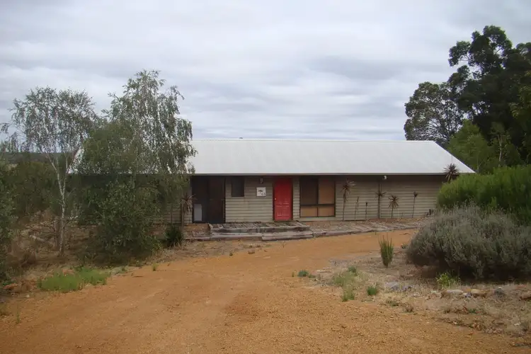 1 Woodlands View, Bridgetown WA 6255