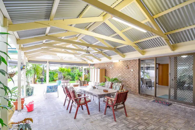 15 Sandalwood Grove, Woodcroft SA 5162