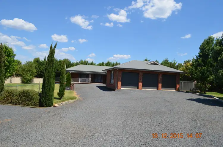 56 CURRAWONG ROAD, Tumut NSW 2720