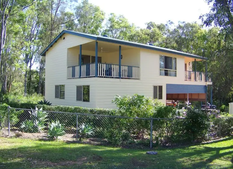 192 LUCAS DR, Lamb Island QLD 4184