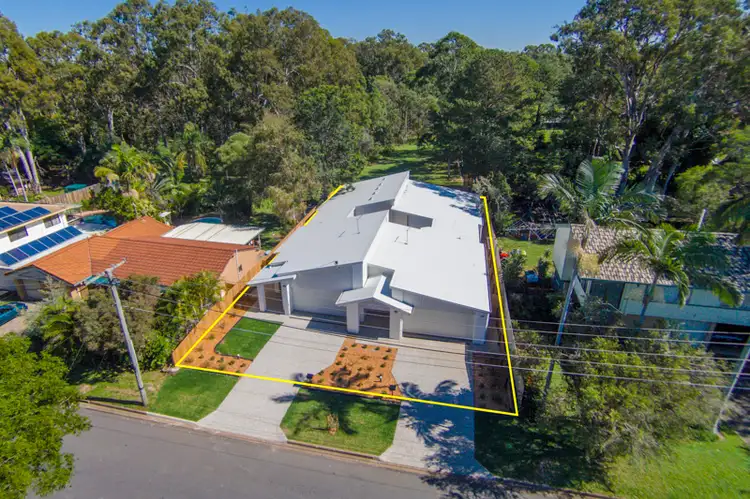 11a St Andrews Avenue, Birkdale QLD 4159