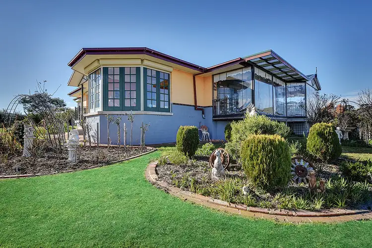 62 CAPES ROAD, Lakes Entrance VIC 3909