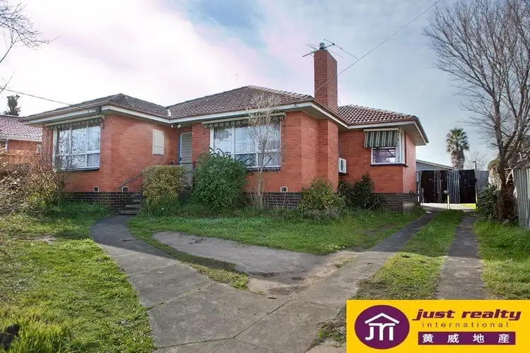 27 Doveton Ave, Doveton VIC 3177