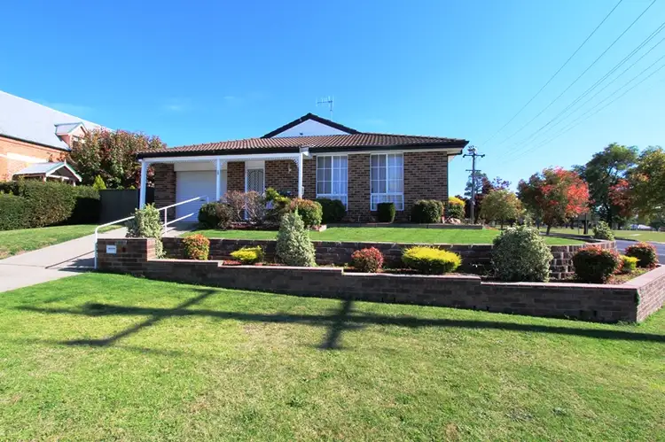 157 Seymour Street, Bathurst NSW 2795