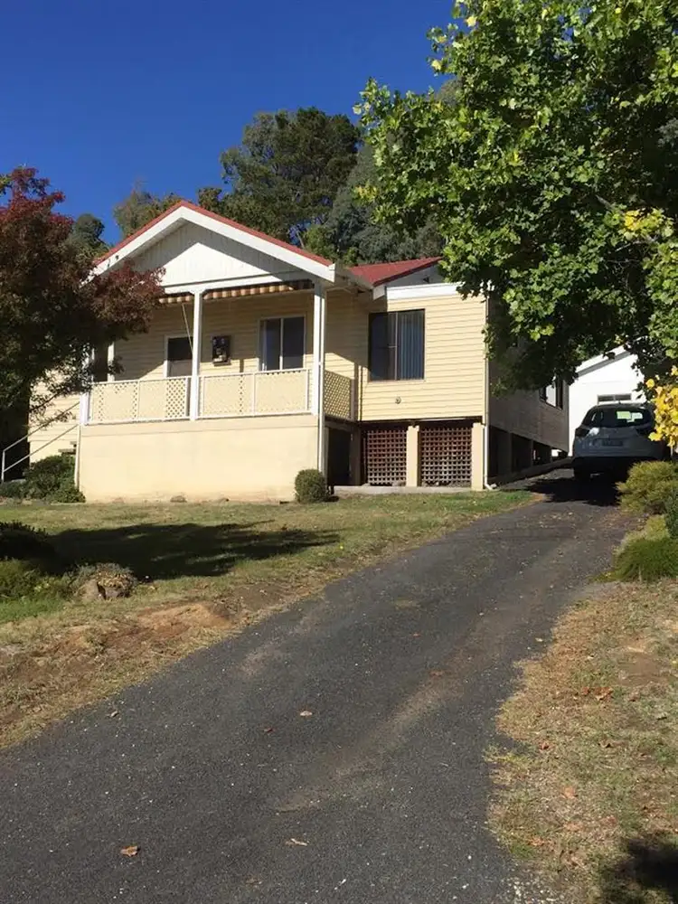 12 Eurabbie Street, Batlow NSW 2730
