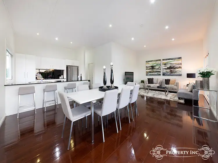 11 Barton Street, Holland Park West QLD 4121