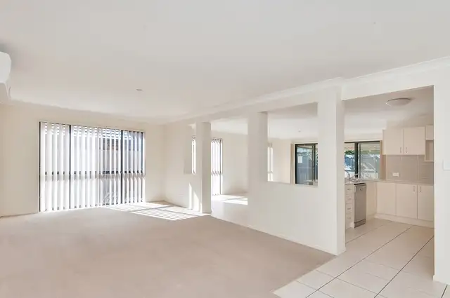 44 Pencarrow Crescent, Raceview QLD 4305