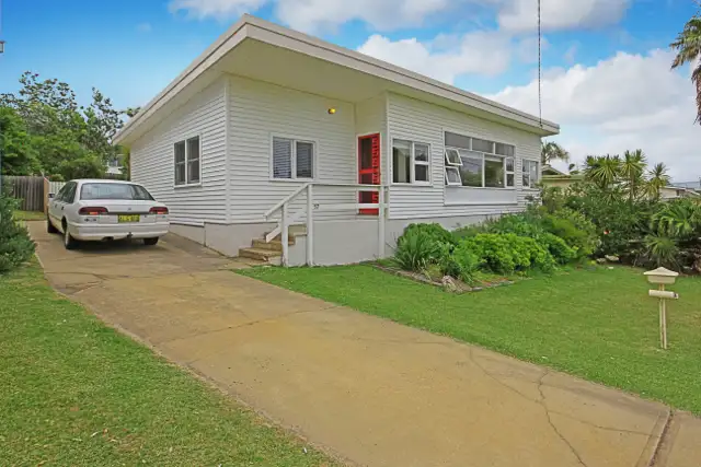 57 Seaside Parade, Dolphin Point NSW 2539