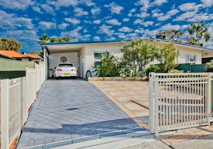 11 Irwin Road, Embleton WA 6062