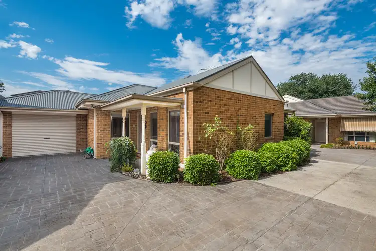 Unit 2, 15-17 Rodney Street, Gisborne VIC 3437