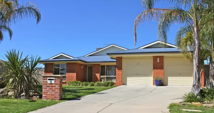 8 Birri Place, Glenfield Park NSW 2650