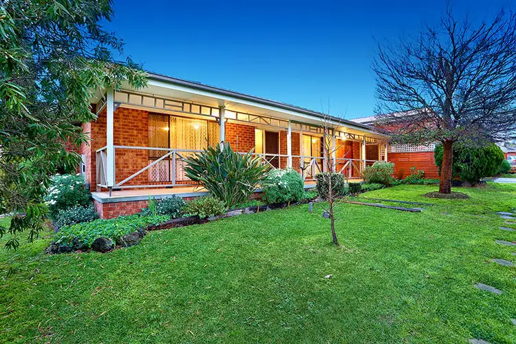 Main view of Homely house listing, 3 Hoysted Avenue, Cranbourne North VIC 3977