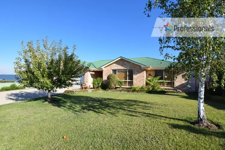 Second view of Homely house listing, 4 Magnolia Cl, Kelso NSW 2795
