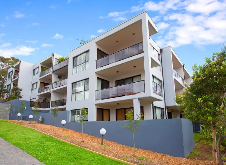 Second view of Homely unit listing, 18/1-5 The Crescent, Dee Why NSW 2099