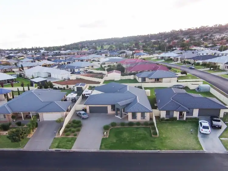 27 Gillmartin Drive, Griffith NSW 2680