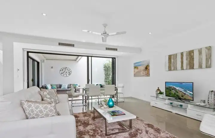 Sixth view of Homely townhouse listing, 1/323 Bayview Street, Hollywell QLD 4216