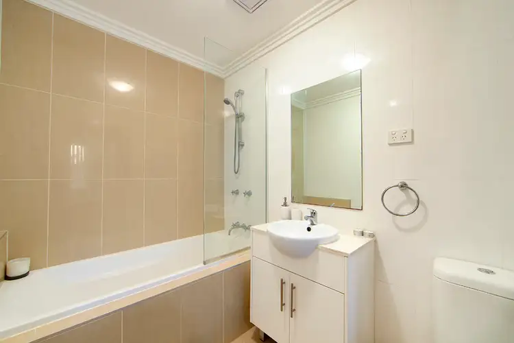 Sixth view of Homely unit listing, 4/2-6 The Crescent, Dee Why NSW 2099