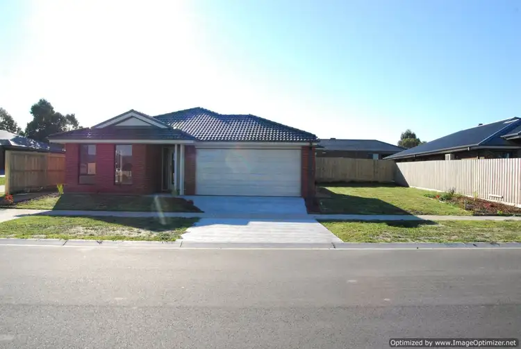 Third view of Homely house listing, 2 Stewart Place, Bairnsdale VIC 3875