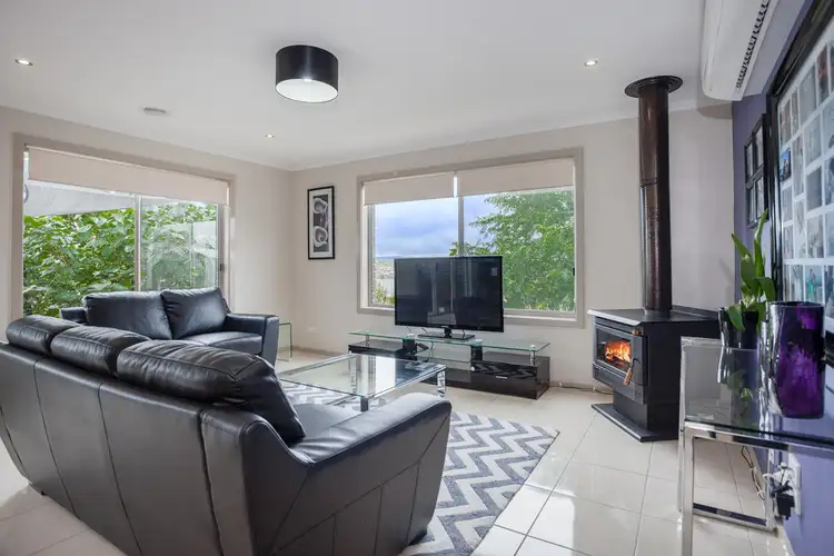 25 Muir Court, Romsey VIC 3434